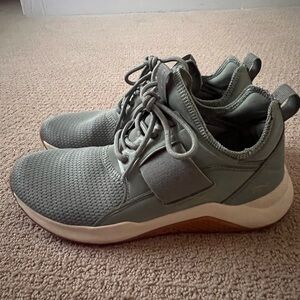 Reebok Casual Sneakers- RARE aqua blue